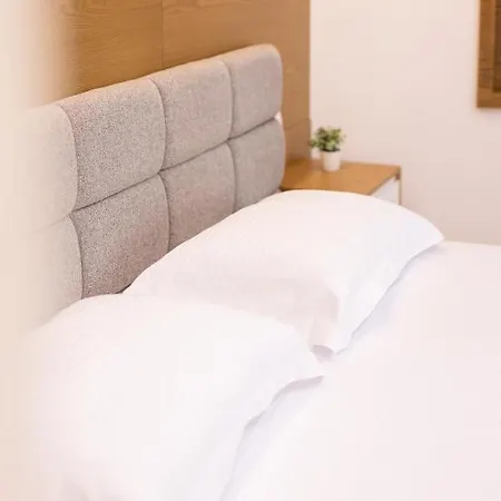 Exclusive 2 Bedrooms *