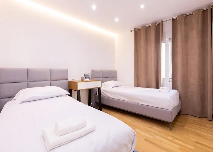 Exclusive 2 Bedrooms Apartment *