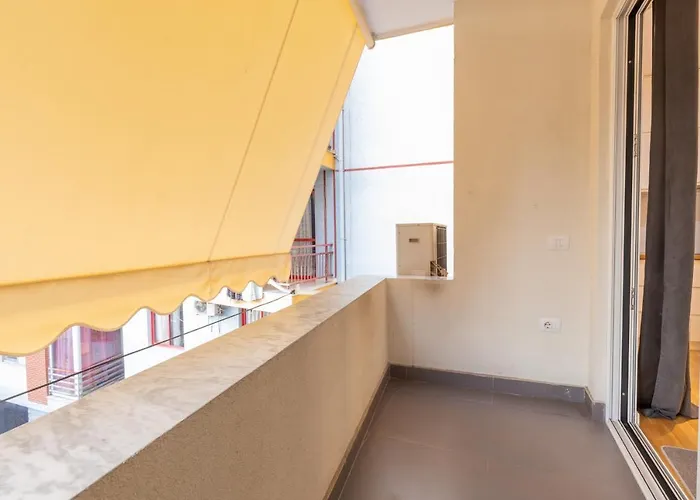 Exclusive 2 Bedrooms *