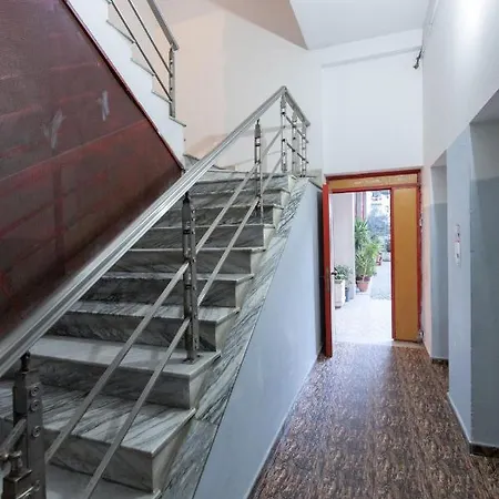 Exclusive 2 Bedrooms 아파트 *