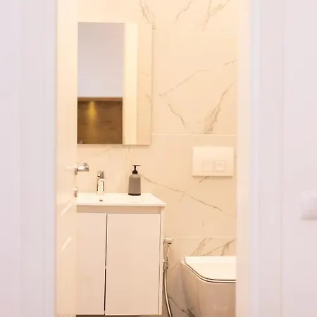 Exclusive 2 Bedrooms * 티라나