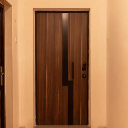 Exclusive 2 Bedrooms Apartment *