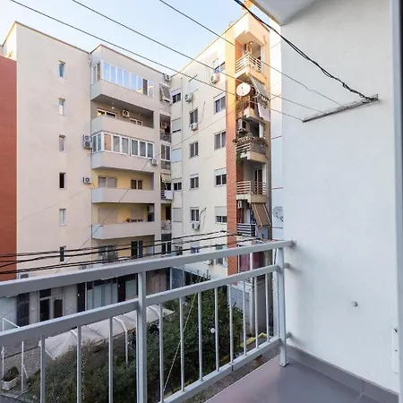 Exclusive 2 Bedrooms * 티라나