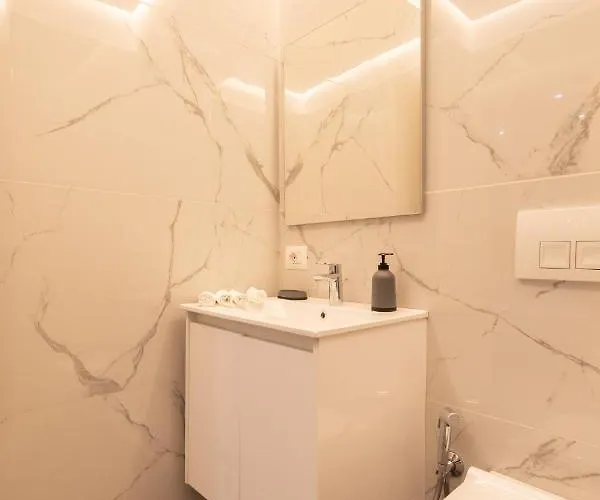 Exclusive 2 Bedrooms *